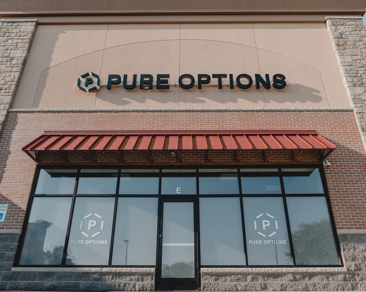 Pure Options weed dispensary Mt Pleasant outdoor view